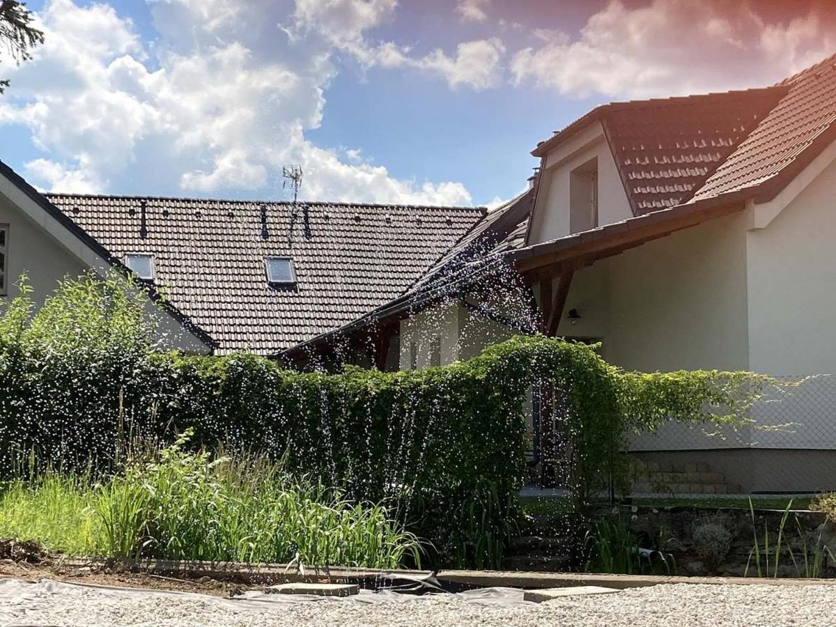 Chalupa Na Samote S Virivkou Tábor Exterior foto